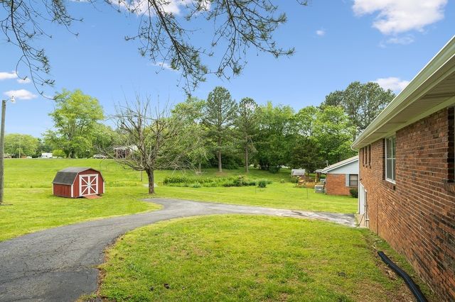 5058 New Chapel Rd, Springfield, TN 37172