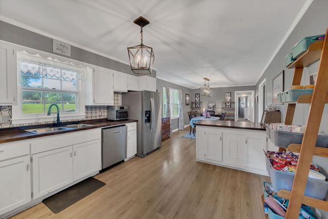5058 New Chapel Rd, Springfield, TN 37172