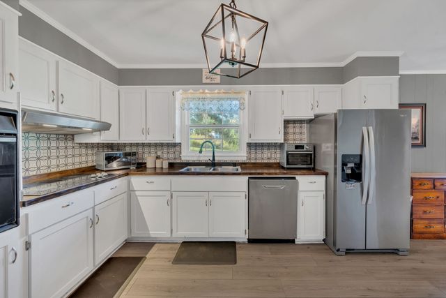 5058 New Chapel Rd, Springfield, TN 37172
