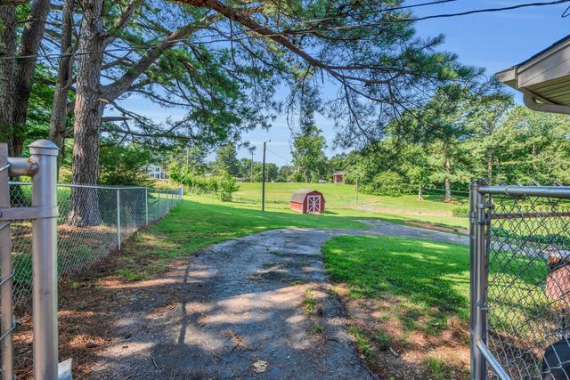 5058 New Chapel Rd, Springfield, TN 37172