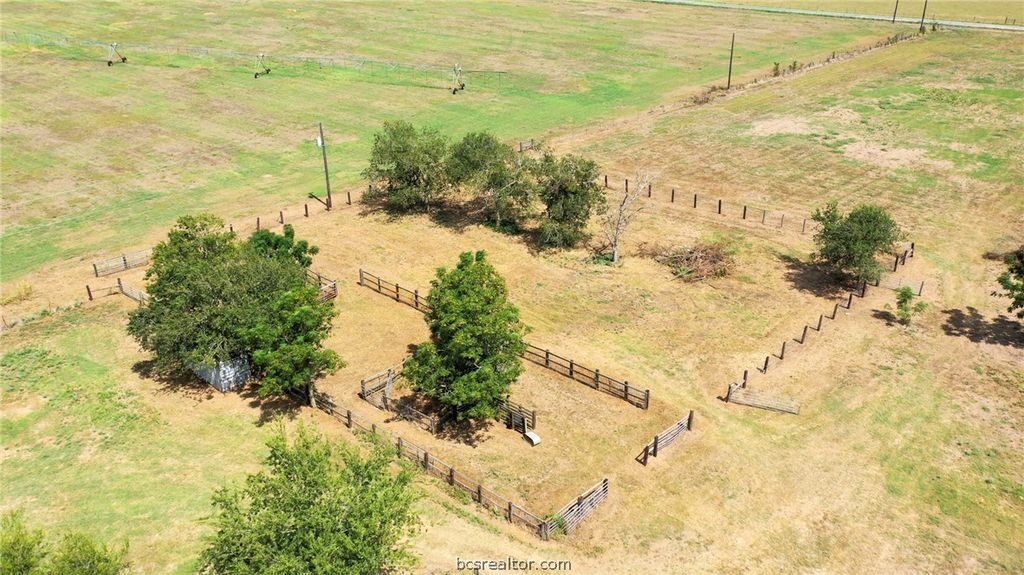 12068 Dunns Fort Road, Hearne, TX 77859 — photo 5