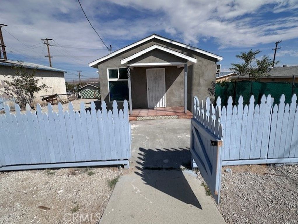 605 E Clark, Barstow, CA 92311