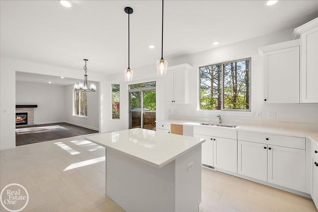 50710 Summit View Drive, Macomb Twp, MI 48042