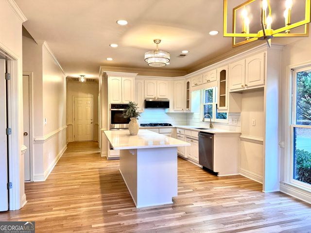 1210 Lancelot Court, Loganville, GA 30052