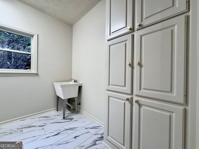 1210 Lancelot Court, Loganville, GA 30052