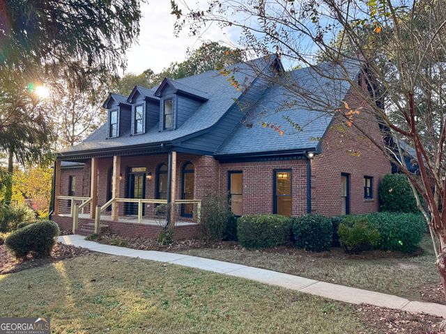 1210 Lancelot Court, Loganville, GA 30052