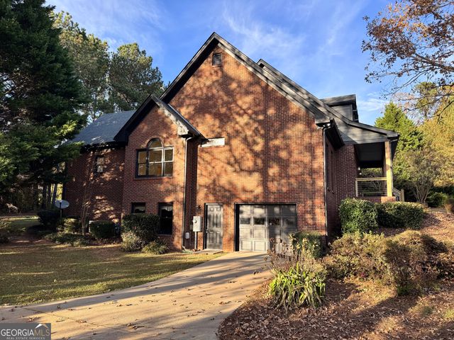 1210 Lancelot Court, Loganville, GA 30052