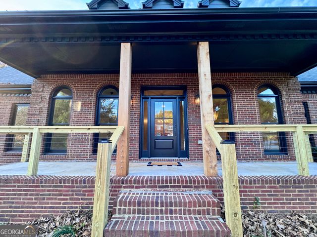 1210 Lancelot Court, Loganville, GA 30052