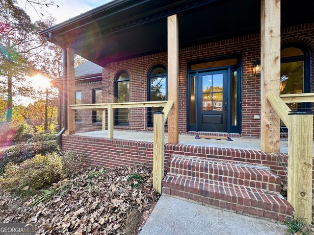 1210 Lancelot Court, Loganville, GA 30052