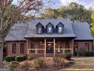 1210 Lancelot Court, Loganville, GA 30052