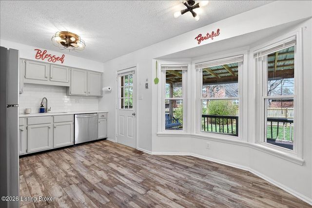 3414 Hunsinger Ln, Louisville, KY 40220