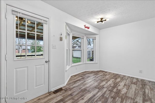 3414 Hunsinger Ln, Louisville, KY 40220