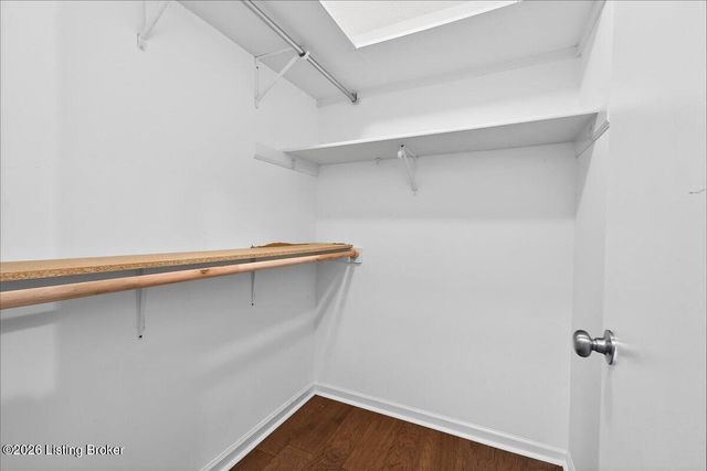 3414 Hunsinger Ln, Louisville, KY 40220