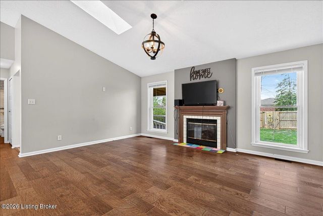 3414 Hunsinger Ln, Louisville, KY 40220