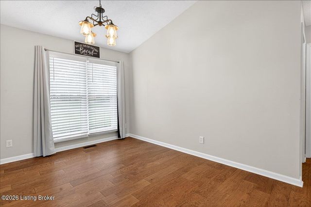 3414 Hunsinger Ln, Louisville, KY 40220