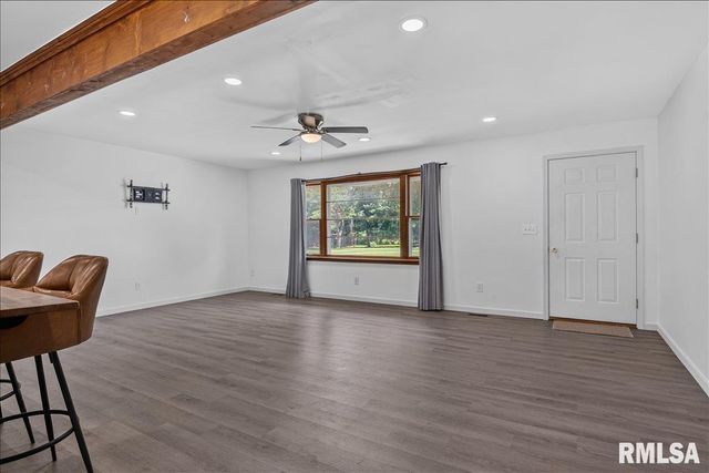 1277 S Wake Road, New Berlin, IL 62670