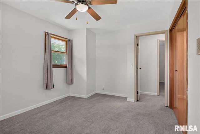 1277 S Wake Road, New Berlin, IL 62670