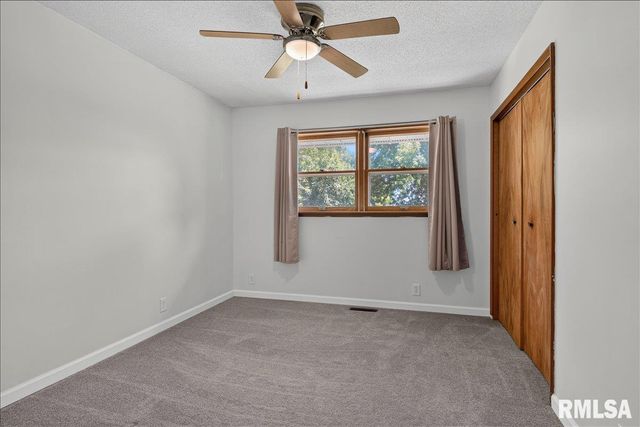 1277 S Wake Road, New Berlin, IL 62670