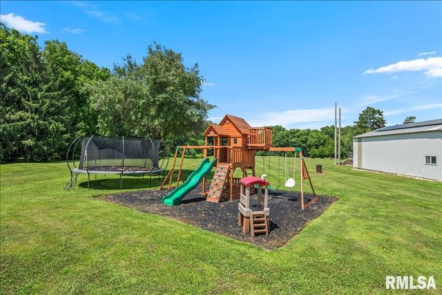 1277 S Wake Road, New Berlin, IL 62670
