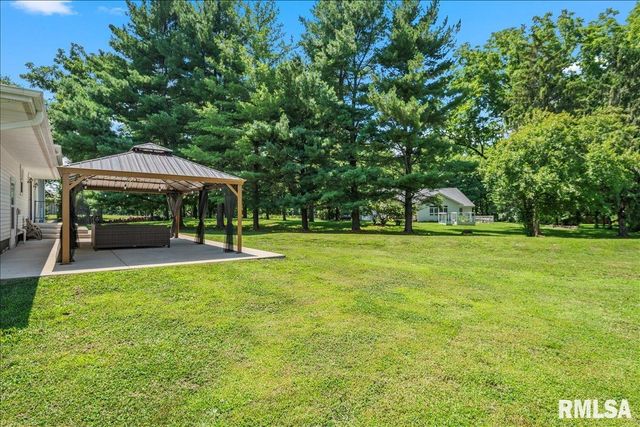 1277 S Wake Road, New Berlin, IL 62670