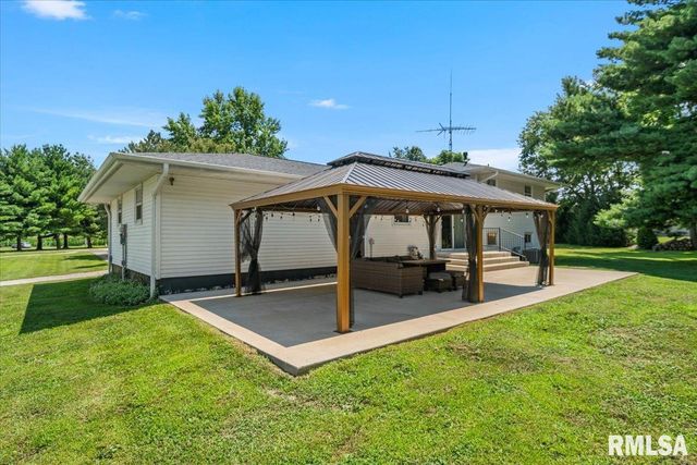 1277 S Wake Road, New Berlin, IL 62670
