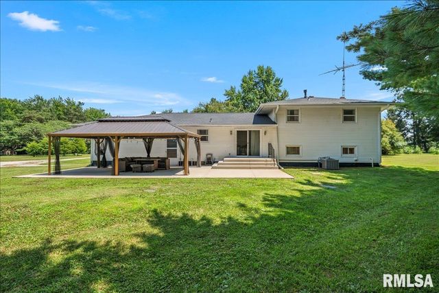 1277 S Wake Road, New Berlin, IL 62670