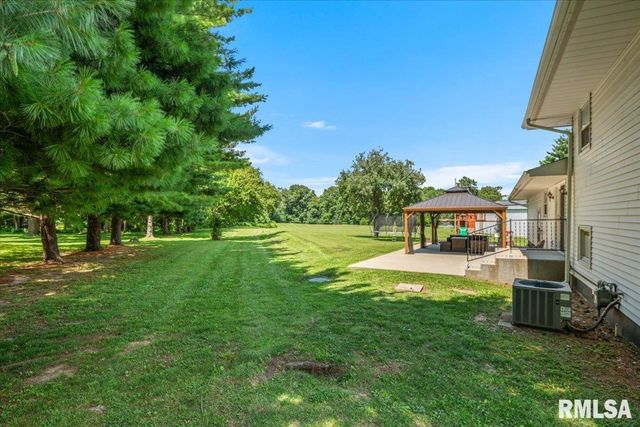 1277 S Wake Road, New Berlin, IL 62670
