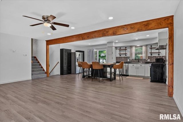 1277 S Wake Road, New Berlin, IL 62670