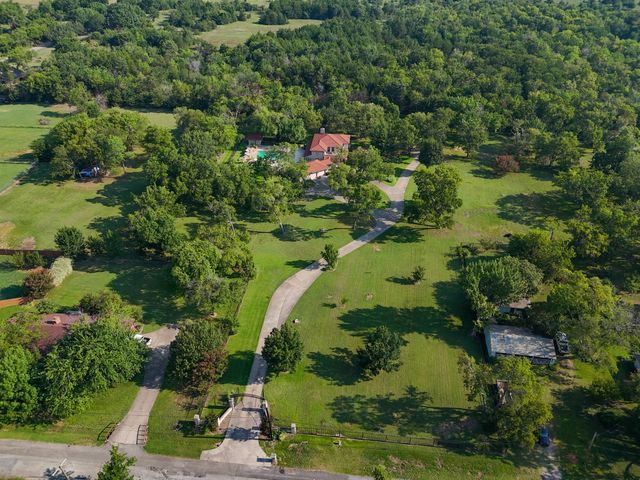 408 Rainey Street, Bonham, TX 75418