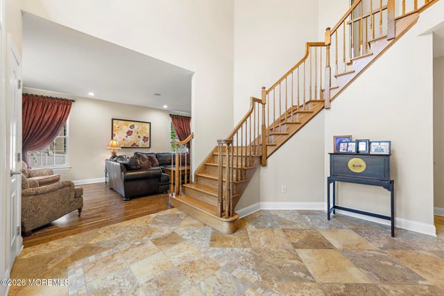 23 Taylors Run, Tinton Falls, NJ 07712