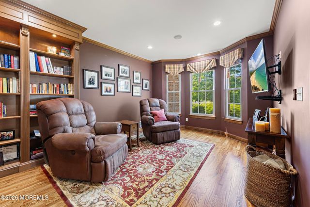 23 Taylors Run, Tinton Falls, NJ 07712
