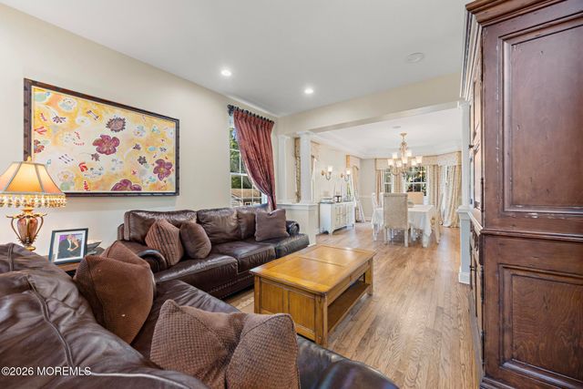 23 Taylors Run, Tinton Falls, NJ 07712