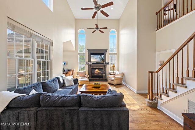 23 Taylors Run, Tinton Falls, NJ 07712