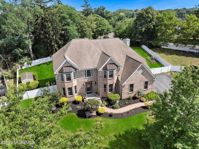 23 Taylors Run, Tinton Falls, NJ 07712