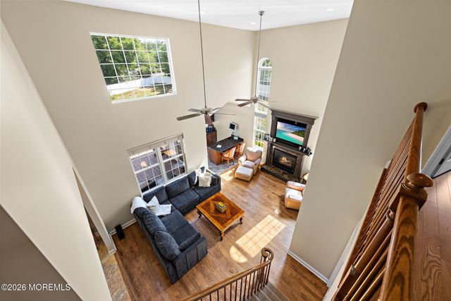 23 Taylors Run, Tinton Falls, NJ 07712