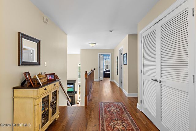 23 Taylors Run, Tinton Falls, NJ 07712