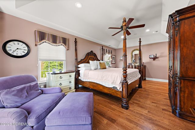 23 Taylors Run, Tinton Falls, NJ 07712