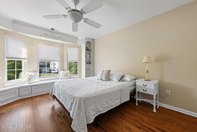 23 Taylors Run, Tinton Falls, NJ 07712