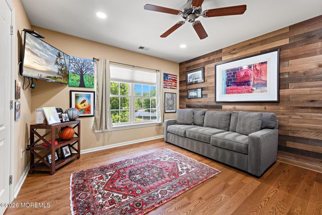 23 Taylors Run, Tinton Falls, NJ 07712