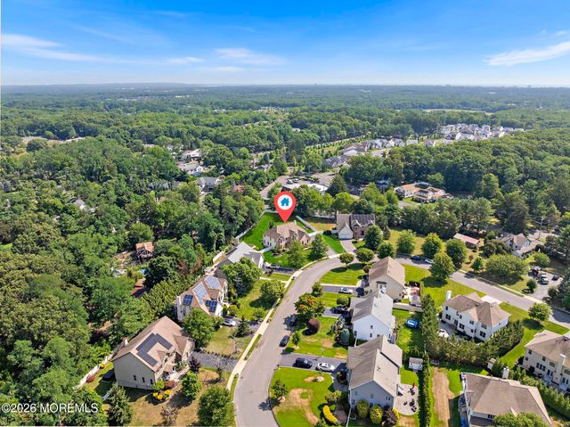 23 Taylors Run, Tinton Falls, NJ 07712