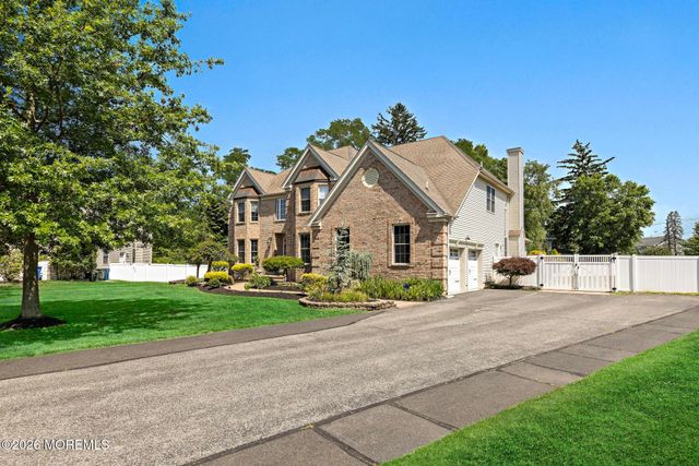 23 Taylors Run, Tinton Falls, NJ 07712