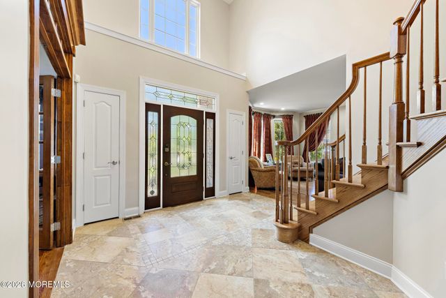 23 Taylors Run, Tinton Falls, NJ 07712