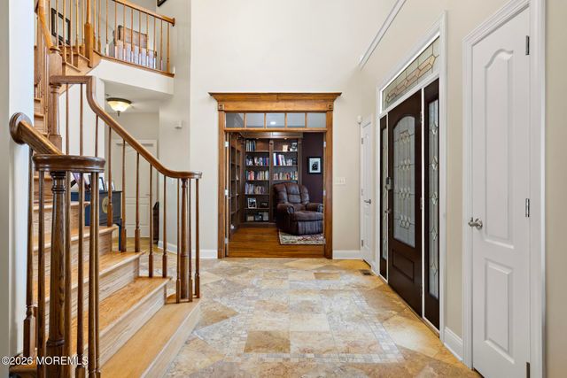 23 Taylors Run, Tinton Falls, NJ 07712