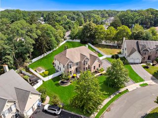 23 Taylors Run, Tinton Falls, NJ 07712