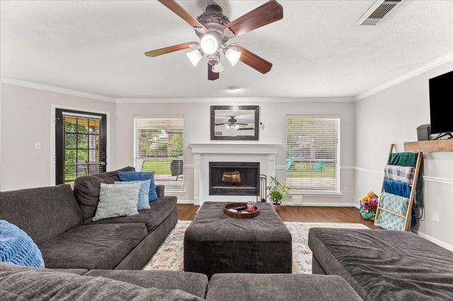 2230 Saint James Place, Pearland, TX 77581