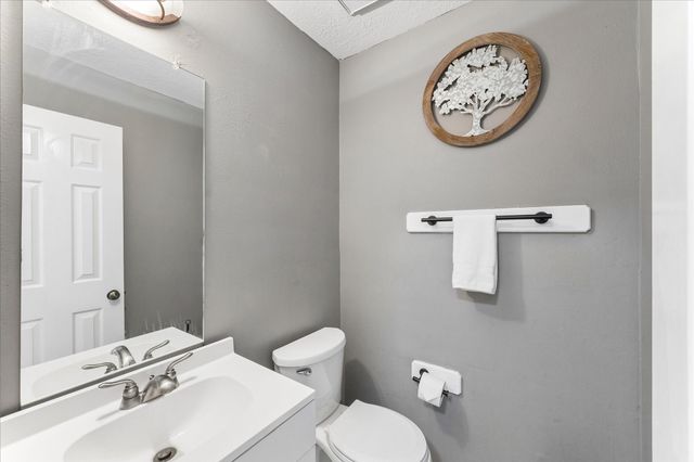 2230 Saint James Place, Pearland, TX 77581