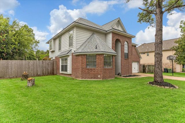 2230 Saint James Place, Pearland, TX 77581