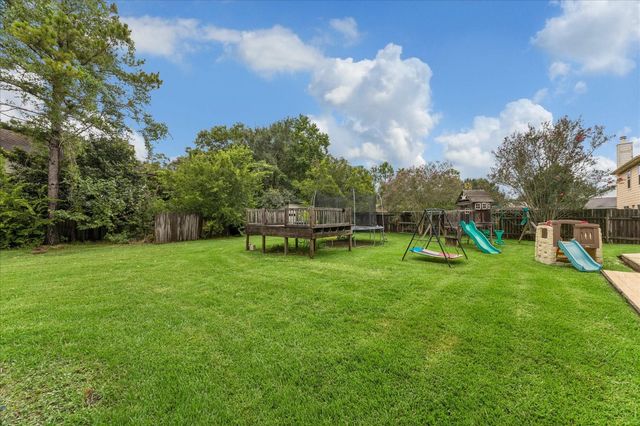 2230 Saint James Place, Pearland, TX 77581