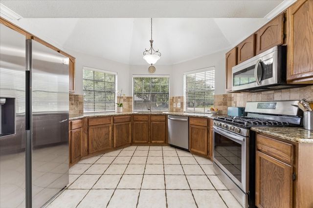 2230 Saint James Place, Pearland, TX 77581