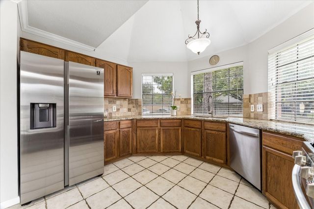 2230 Saint James Place, Pearland, TX 77581